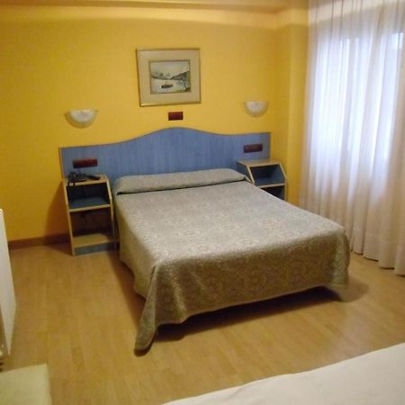 Hostal Don Suero Леон Экстерьер фото