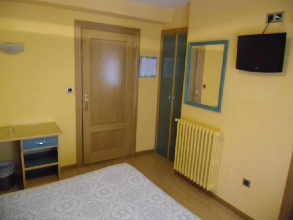 Hostal Don Suero Леон Номер фото